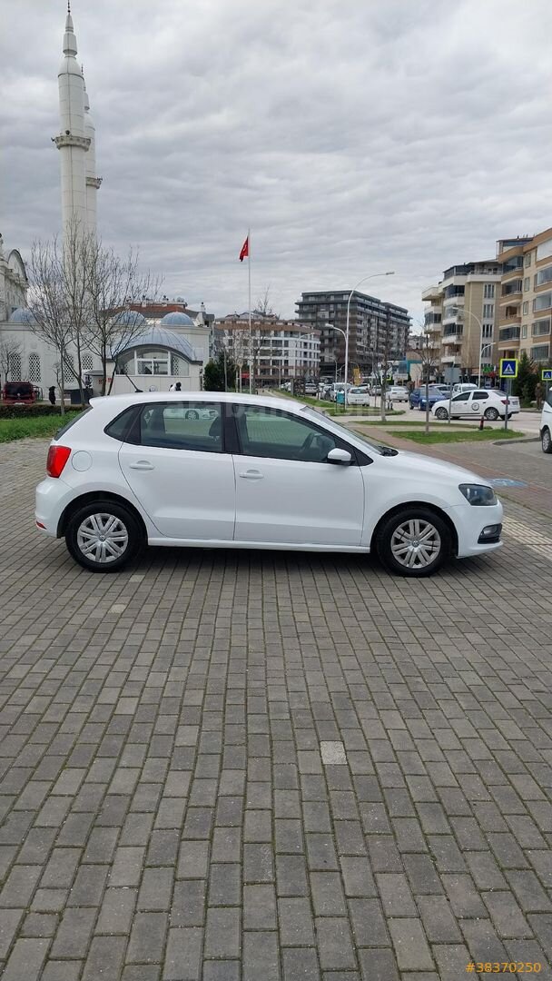 Galeriden Volkswagen Polo 1.4 TDi Trendline 2015 Model Bursa 176.600 km Beyaz 3