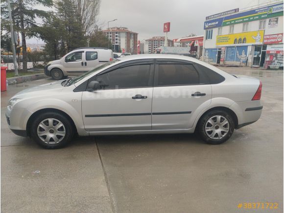 Sahibinden Ford Focus 1.6 Trend 2006 Model