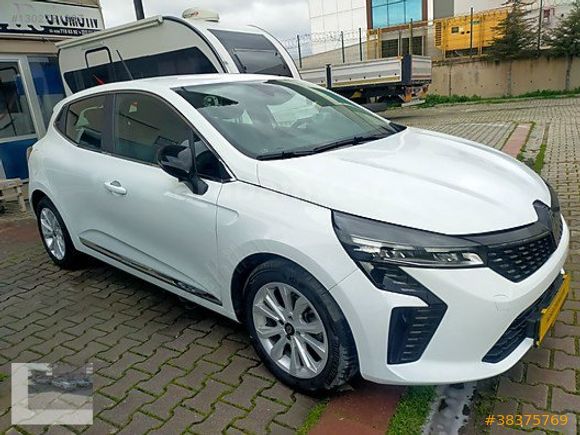 2025 RENAULT CLİO 1.0 TCE EVOLUTİON X- TRONIC Ç.CANT 27000 KM