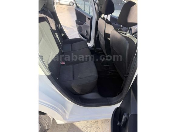 PEUGEOT 207-2009-1.4-BENZİN-102 BİNKM-SAHİBİNDEN