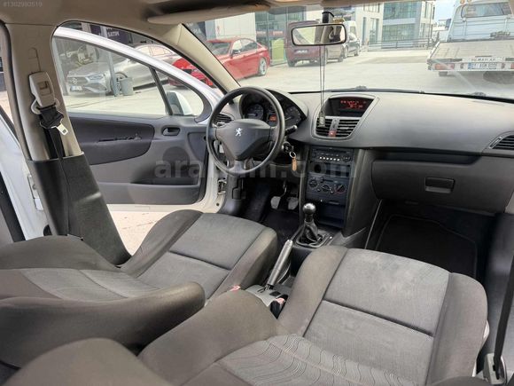 PEUGEOT 207-2009-1.4-BENZİN-102 BİNKM-SAHİBİNDEN
