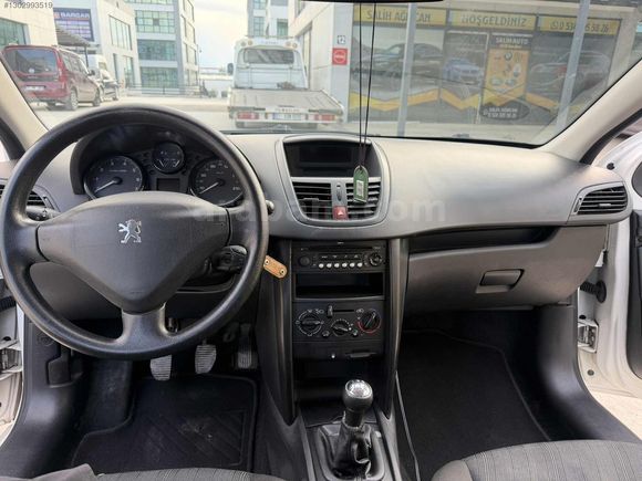 PEUGEOT 207-2009-1.4-BENZİN-102 BİNKM-SAHİBİNDEN