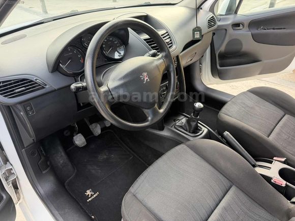 PEUGEOT 207-2009-1.4-BENZİN-102 BİNKM-SAHİBİNDEN
