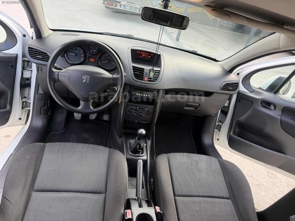 PEUGEOT 207-2009-1.4-BENZİN-102 BİNKM-SAHİBİNDEN