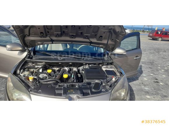 2011 MODEL RENAULT MEGANE 3 PRİVİLEGE HATASIZ BOYASIZ SUNROOFLU