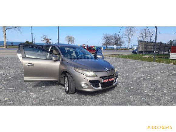 2011 MODEL RENAULT MEGANE 3 PRİVİLEGE HATASIZ BOYASIZ SUNROOFLU