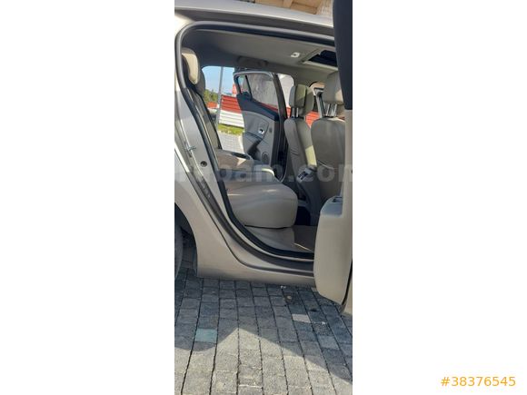 2011 MODEL RENAULT MEGANE 3 PRİVİLEGE HATASIZ BOYASIZ SUNROOFLU