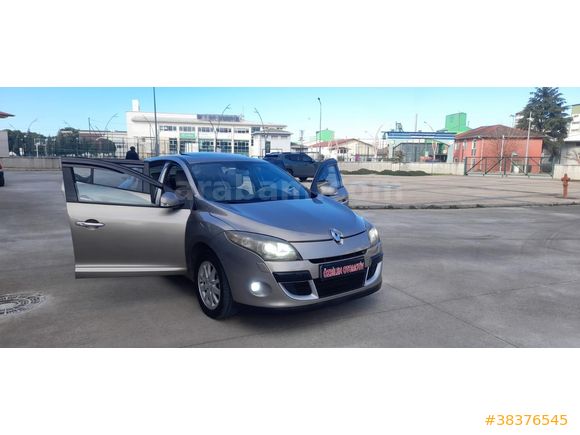 2011 MODEL RENAULT MEGANE 3 PRİVİLEGE HATASIZ BOYASIZ SUNROOFLU