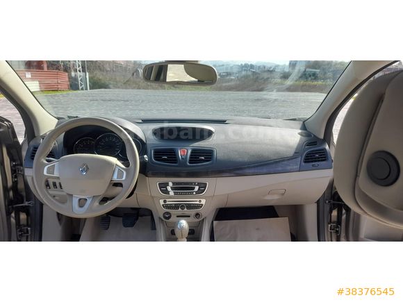 2011 MODEL RENAULT MEGANE 3 PRİVİLEGE HATASIZ BOYASIZ SUNROOFLU