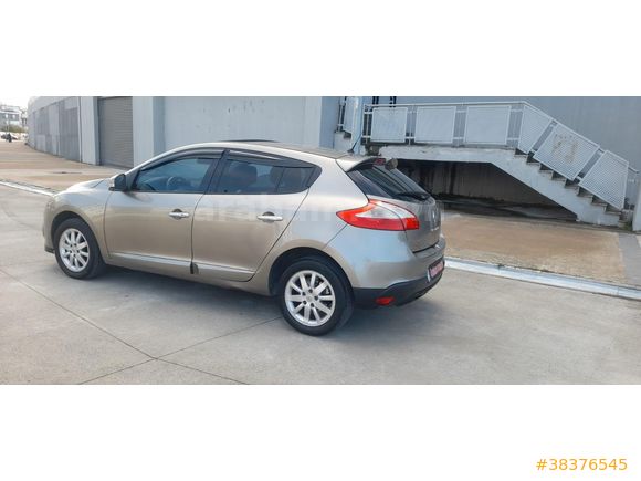 2011 MODEL RENAULT MEGANE 3 PRİVİLEGE HATASIZ BOYASIZ SUNROOFLU