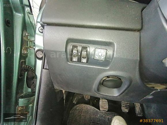 ERDAL HOCA OTO GALERİDEN 2004 MODEL MEGANE 1.6 AUTHENTGUE