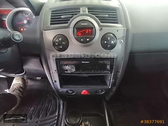 ERDAL HOCA OTO GALERİDEN 2004 MODEL MEGANE 1.6 AUTHENTGUE