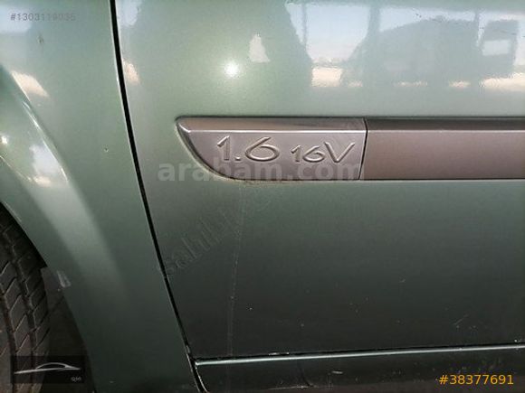ERDAL HOCA OTO GALERİDEN 2004 MODEL MEGANE 1.6 AUTHENTGUE