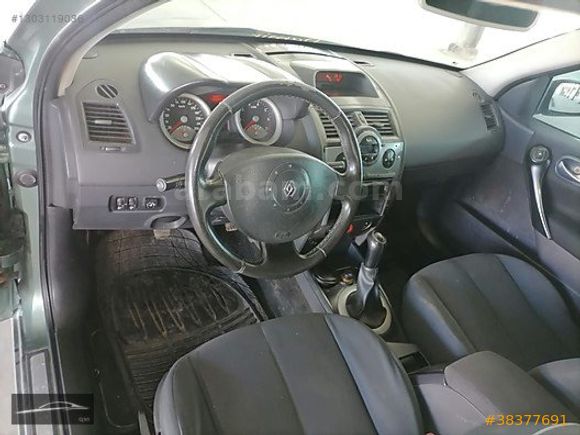 ERDAL HOCA OTO GALERİDEN 2004 MODEL MEGANE 1.6 AUTHENTGUE