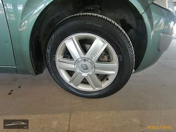 ERDAL HOCA OTO GALERİDEN 2004 MODEL MEGANE 1.6 AUTHENTGUE
