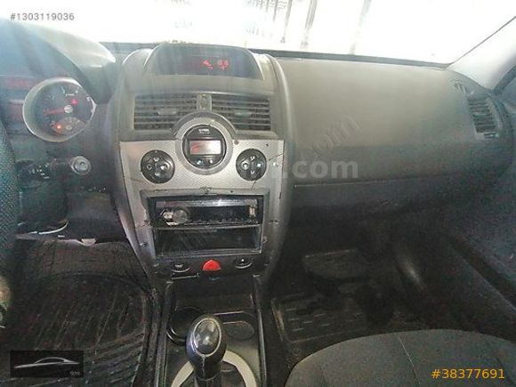 ERDAL HOCA OTO GALERİDEN 2004 MODEL MEGANE 1.6 AUTHENTGUE