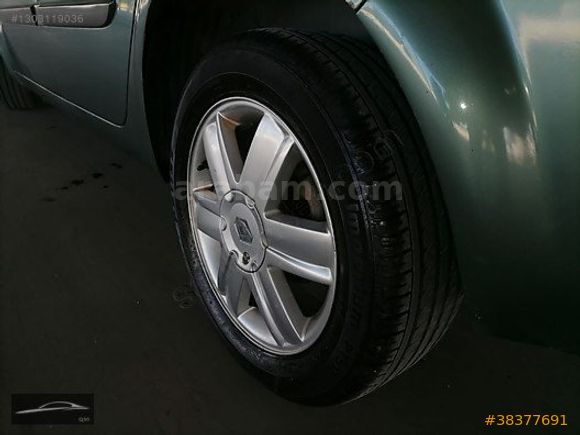 ERDAL HOCA OTO GALERİDEN 2004 MODEL MEGANE 1.6 AUTHENTGUE