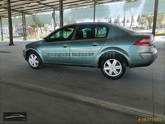 ERDAL HOCA OTO GALERİDEN 2004 MODEL MEGANE 1.6 AUTHENTGUE