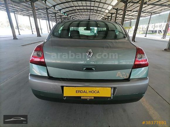 ERDAL HOCA OTO GALERİDEN 2004 MODEL MEGANE 1.6 AUTHENTGUE