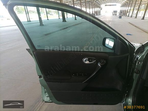 ERDAL HOCA OTO GALERİDEN 2004 MODEL MEGANE 1.6 AUTHENTGUE