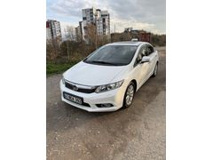 İkinci sahibinden  tek parça lokal boyalı otomatik  CİVİC 