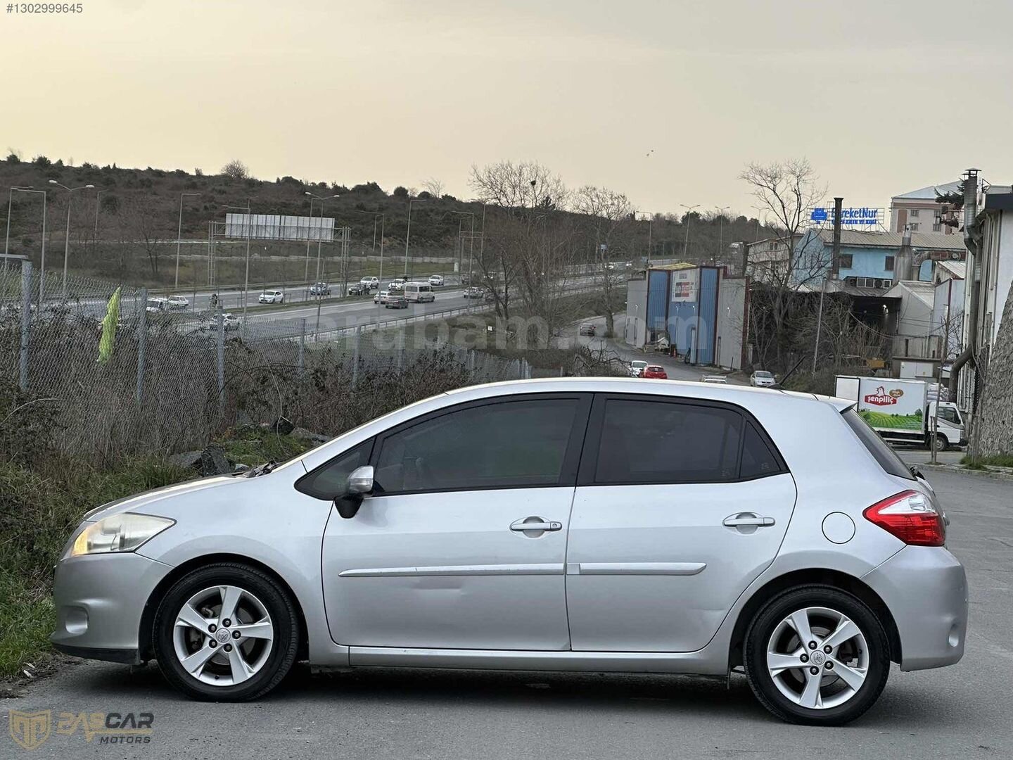 Galeriden Toyota Auris 1.4 D-4D Comfort Extra 2012 Model İstanbul 133.000 km Gri 4