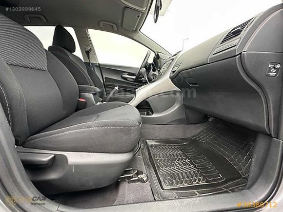TOYOTA AURİS 1.4D-4D COMFORT EXTRA