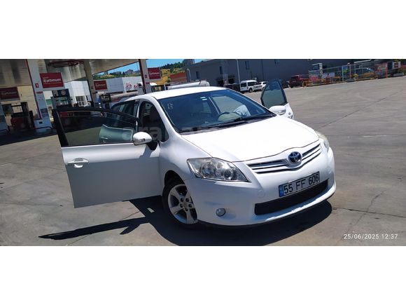 Sahibinden değişensiz Toyota Auris 1.4 D-4D Comfort Extra 2012 Model