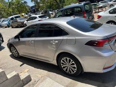 Sahibinden Toyota Corolla 1.8 Hybrid Dream 2020 Model  221000 km Gri (Gümüş)