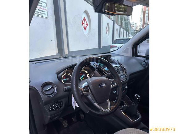 Sahibinden Ford Tourneo Courier 1.6 TDCi Titanium Plus 2015 Model 