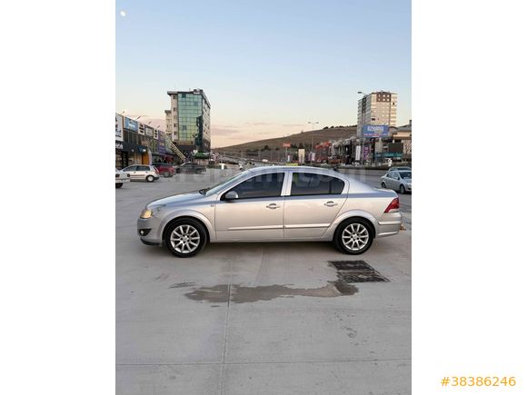  Opel Astra 1.6NB Enjoy 2008