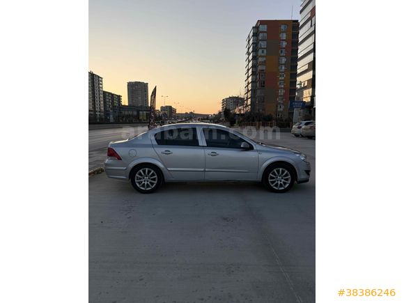  Opel Astra 1.6NB Enjoy 2008