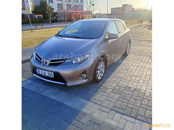 Sahibinden Toyota Auris 1.6 Premium 2013 Model