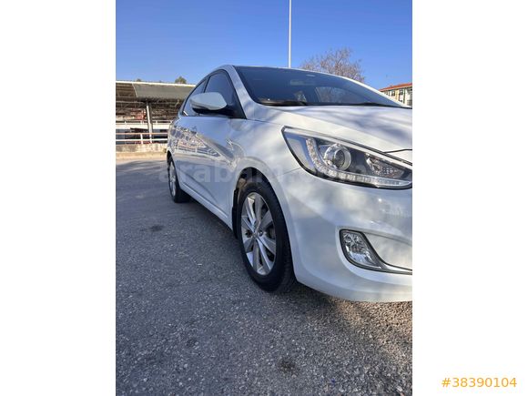 Sahibinden Hyundai Accent Blue 1.6 CRDI Mode Plus 2014 Model 