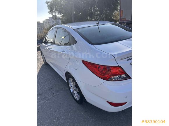 Sahibinden Hyundai Accent Blue 1.6 CRDI Mode Plus 2014 Model 