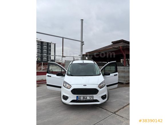 Sahibinden Ford Tourneo Courier 1.5 TDCi Titanium Plus 2022 Model