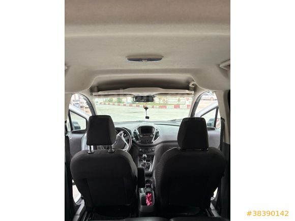 Sahibinden Ford Tourneo Courier 1.5 TDCi Titanium Plus 2022 Model