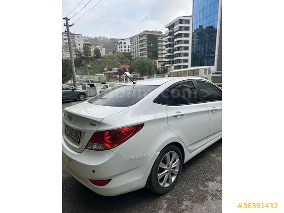 Sahibinden Hyundai Accent Blue 1.6 CRDI Mode Plus 2015 Model 