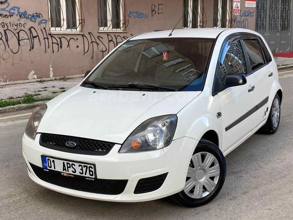 Fiesta 2006 4 kapılı makyajlı kasa
