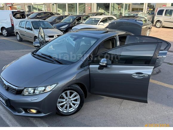 Sahibinden Honda Civic 1.6i VTEC ECO Elegance 2012 Model