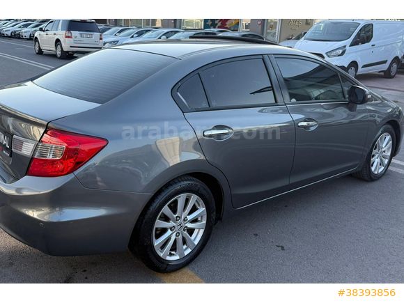 Sahibinden Honda Civic 1.6i VTEC ECO Elegance 2012 Model