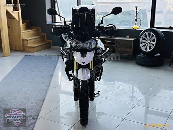 AUTO BEYLER'DEN HATASIZ BOYASIZ 2012 MODEL TRIUMPH 800+3SİLİNDİR