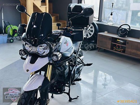 AUTO BEYLER'DEN HATASIZ BOYASIZ 2012 MODEL TRIUMPH 800+3SİLİNDİR