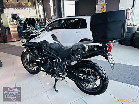 AUTO BEYLER'DEN HATASIZ BOYASIZ 2012 MODEL TRIUMPH 800+3SİLİNDİR