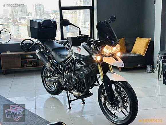 AUTO BEYLER'DEN HATASIZ BOYASIZ 2012 MODEL TRIUMPH 800+3SİLİNDİR