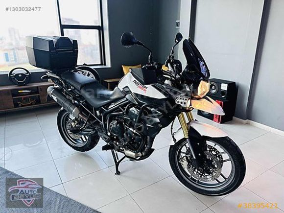 AUTO BEYLER'DEN HATASIZ BOYASIZ 2012 MODEL TRIUMPH 800+3SİLİNDİR