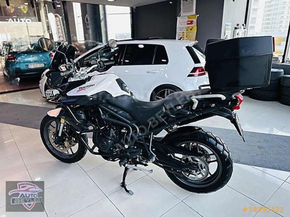 AUTO BEYLER'DEN HATASIZ BOYASIZ 2012 MODEL TRIUMPH 800+3SİLİNDİR