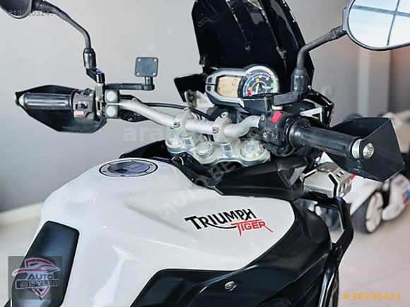 AUTO BEYLER'DEN HATASIZ BOYASIZ 2012 MODEL TRIUMPH 800+3SİLİNDİR