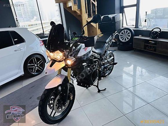 AUTO BEYLER'DEN HATASIZ BOYASIZ 2012 MODEL TRIUMPH 800+3SİLİNDİR