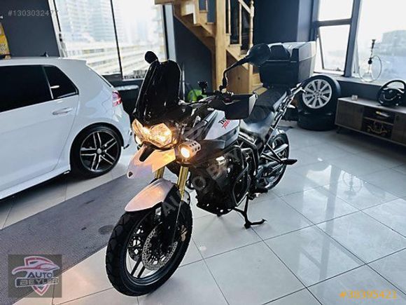 AUTO BEYLER'DEN HATASIZ BOYASIZ 2012 MODEL TRIUMPH 800+3SİLİNDİR